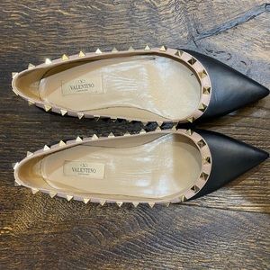 EUC Valentino Rockstud Flats size 38